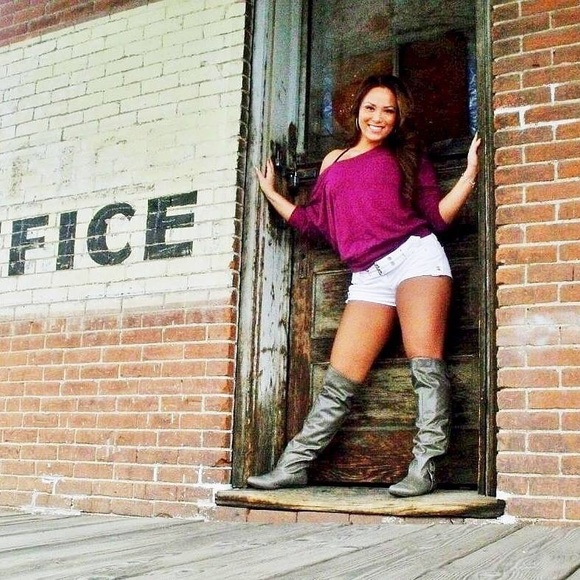 Meet your Posher, Dlorah - Picture 7 of 8